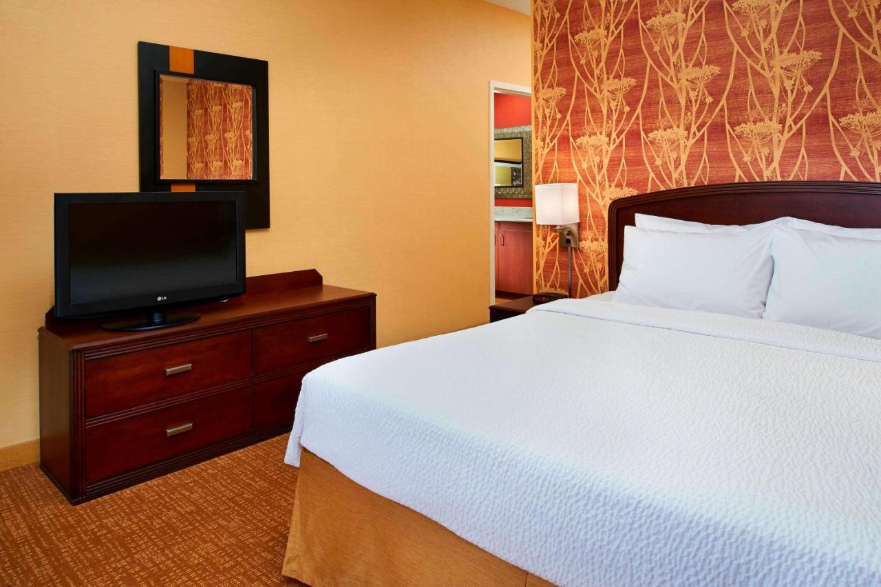 Best Western Plus Elgin - Chicago West Dundee Exterior photo