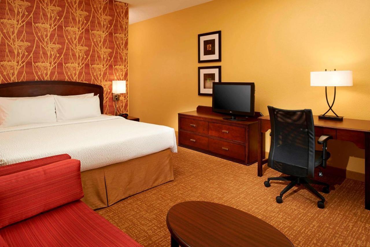 Best Western Plus Elgin - Chicago West Dundee Exterior photo