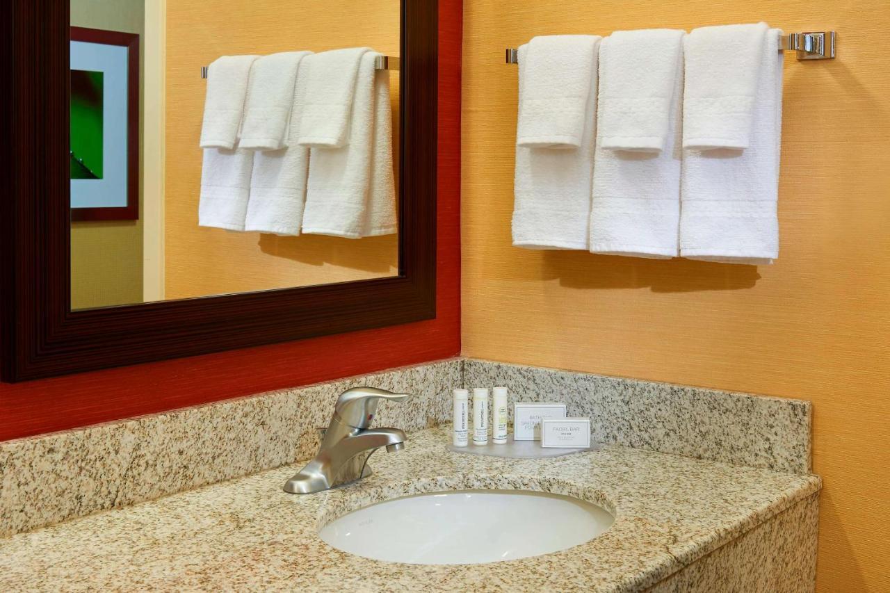 Best Western Plus Elgin - Chicago West Dundee Exterior photo