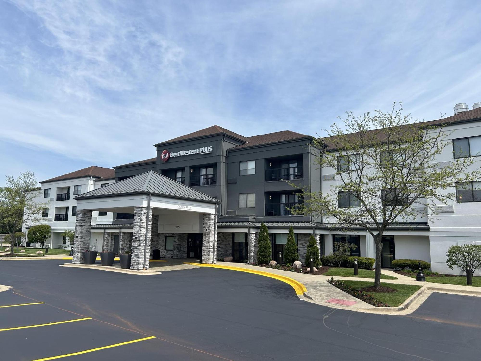 Best Western Plus Elgin - Chicago West Dundee Exterior photo