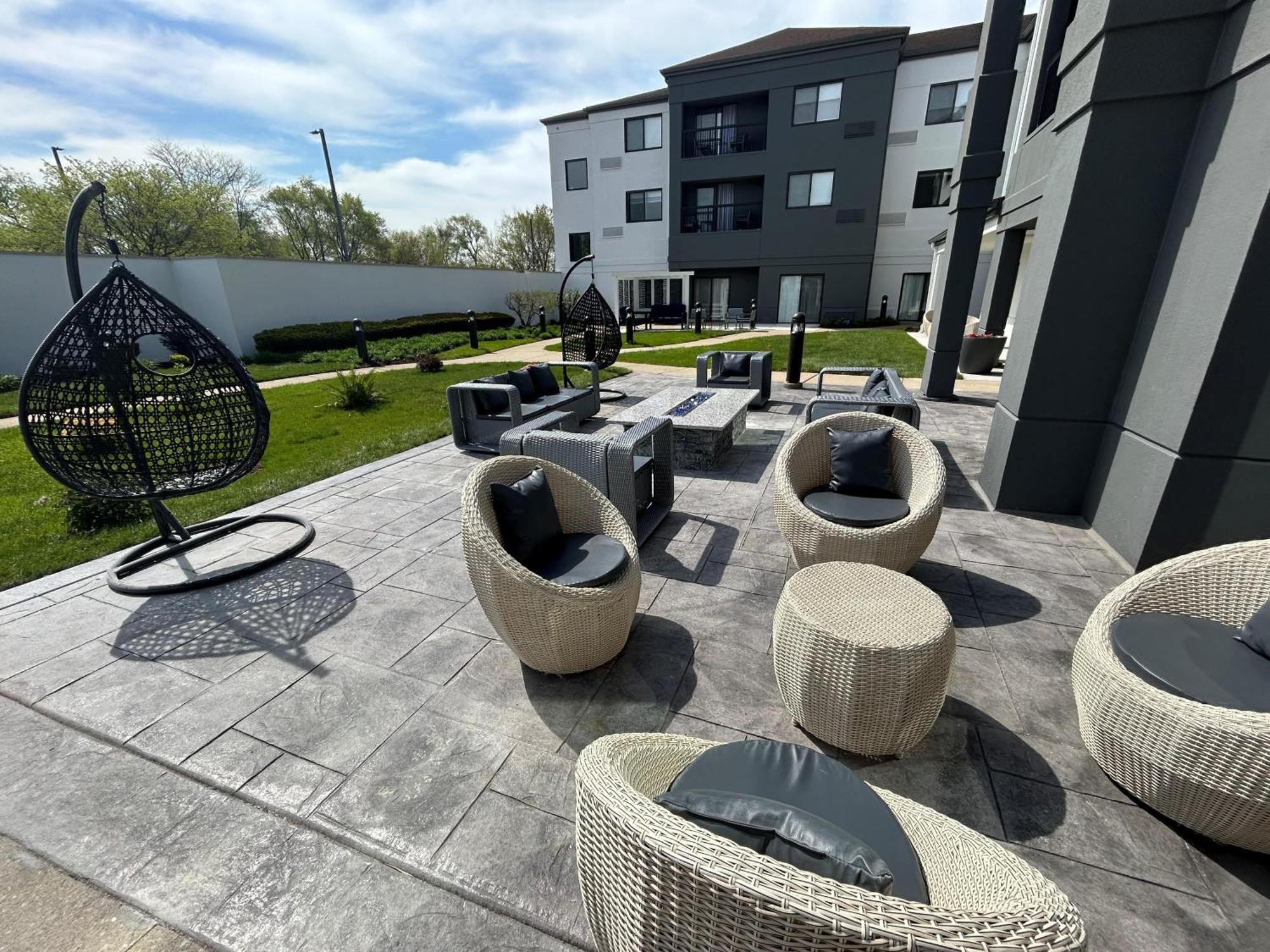 Best Western Plus Elgin - Chicago West Dundee Exterior photo