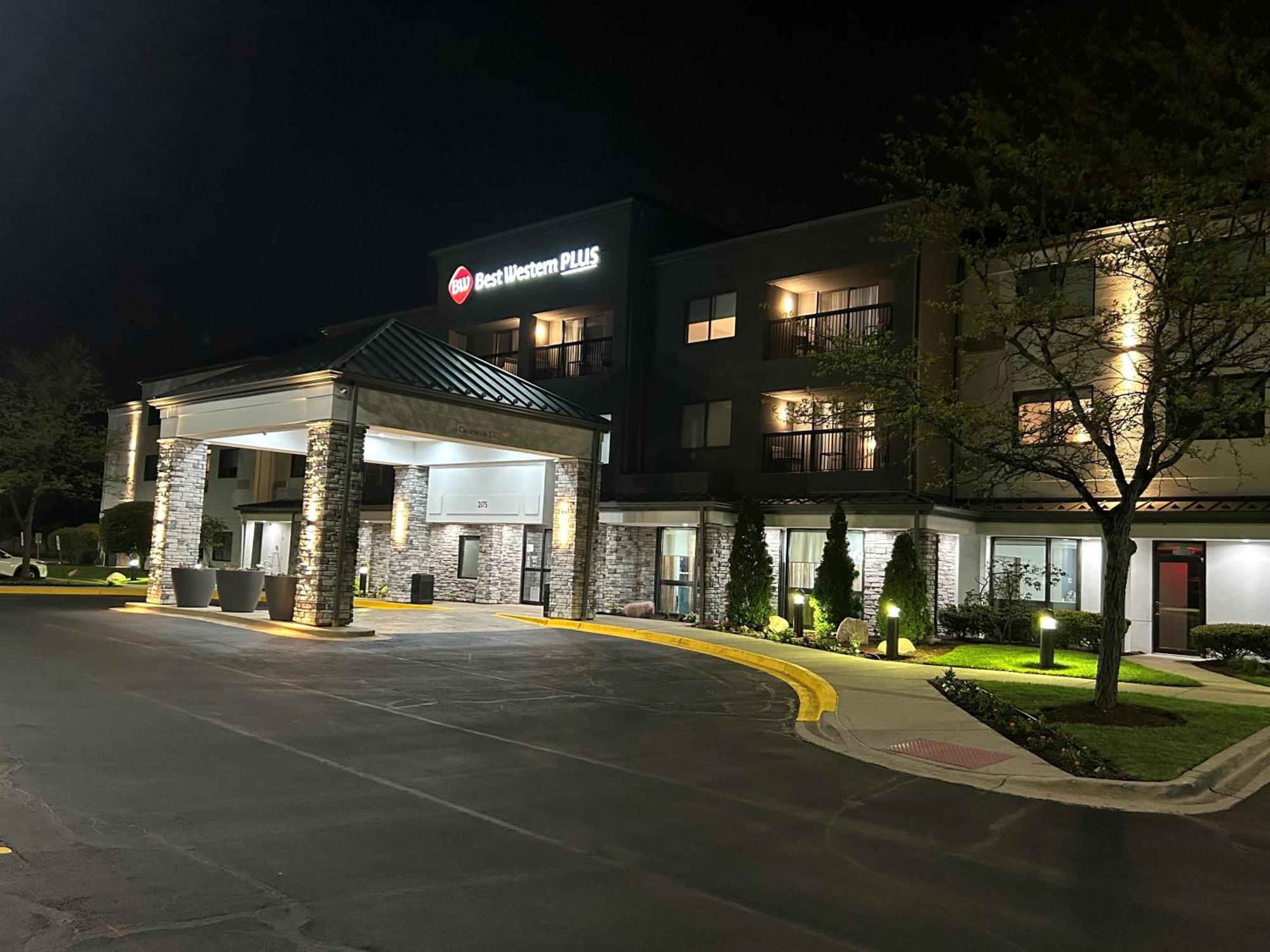 Best Western Plus Elgin - Chicago West Dundee Exterior photo